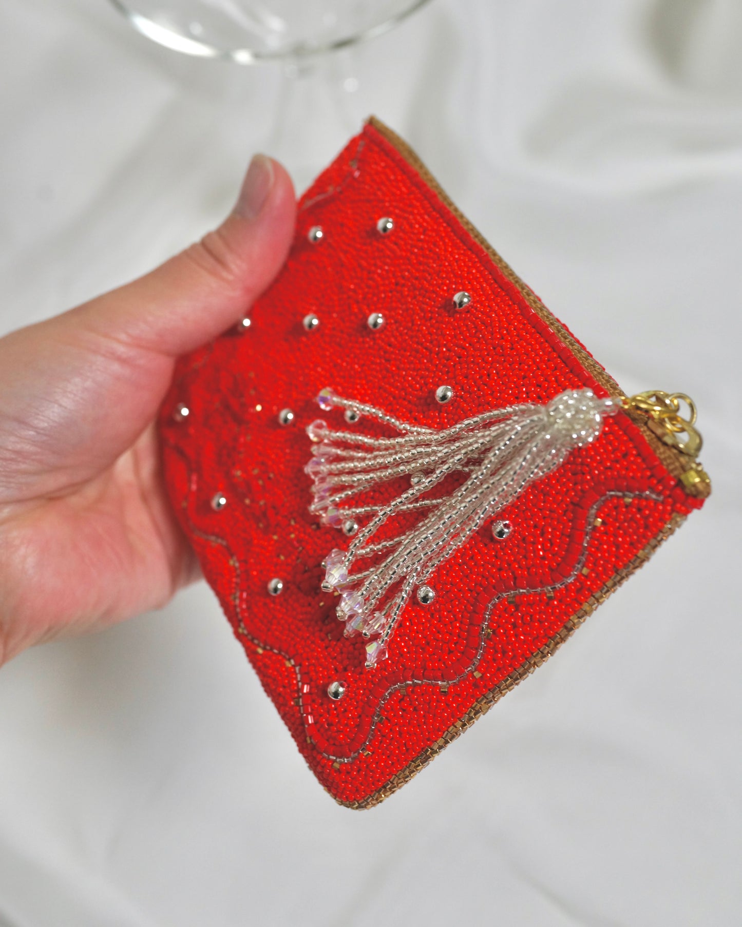 【総刺繍ポーチ/ Red】