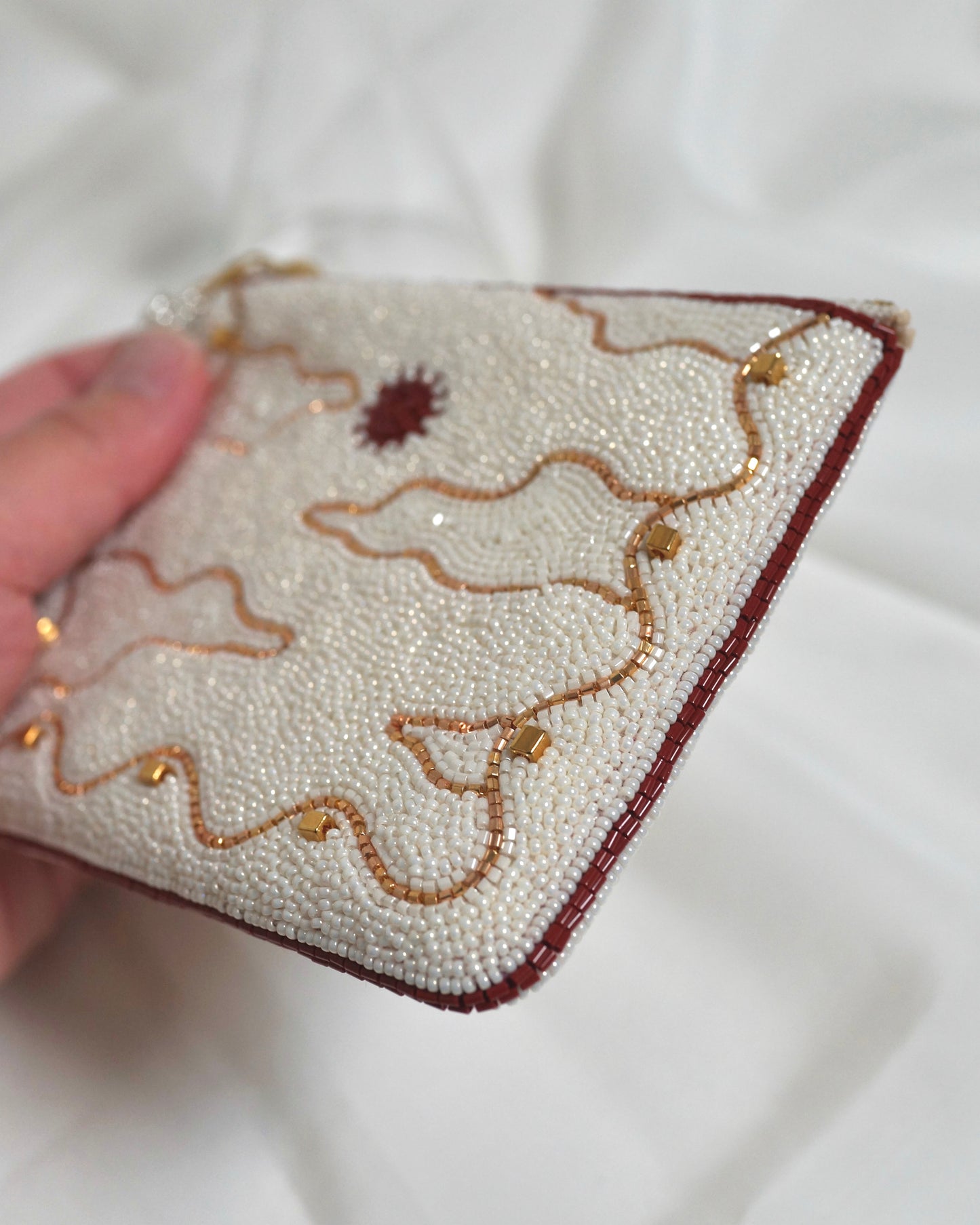 【総刺繍ポーチ/ Clouds+the SUN】